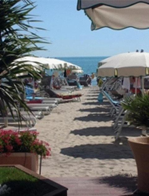 Hotel Torremaura Milano Marittima Exterior foto